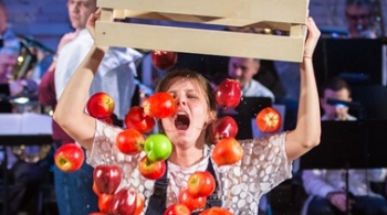 Урожай | Московский Губернский театр