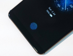 #Видео: cравнение Touch ID и экранного сканера