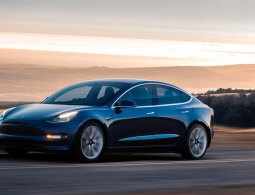 Илон Маск рассказал о самой доступной Tesla с двумя моторами