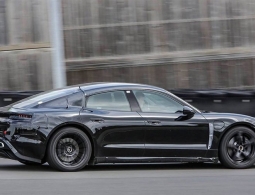Видео: Экс-пилот Формулы-1 протестировал электрический Porsche