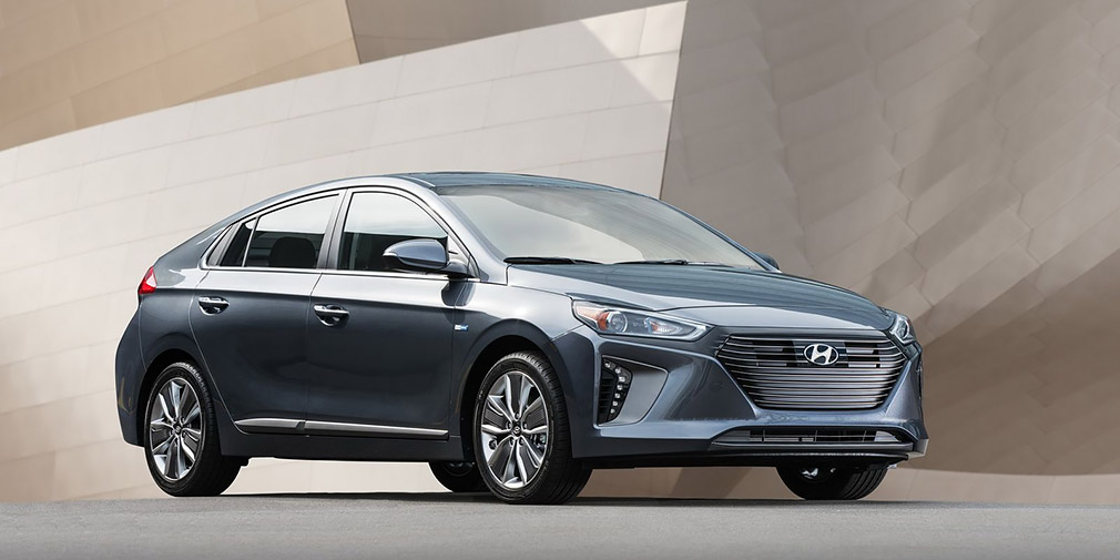 Hyundai обновила гибрид и электрокар Ioniq