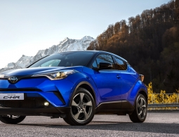Toyota объявила российские цены на кроссовер C-HR