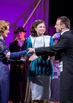 Леди на день | Хабаровский краевой театр драмы