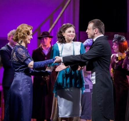 Леди на день | Хабаровский краевой театр драмы