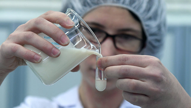 Подсыпали лишнего: что скрывают производители молока