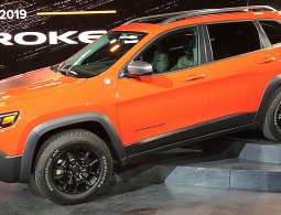 Jeep привезет обновленный Cherokee в Россию