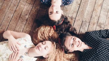 AMELIE ACOUSTIC TRIO