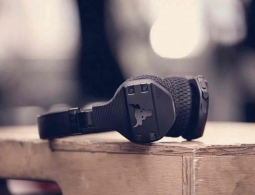 Дуэйн «Скала» Джонсон, Under Armour и JBL вместе сделали наушники