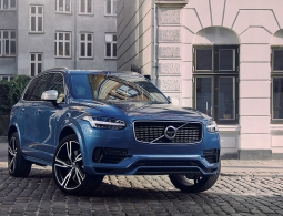 Volvo привезла в Россию гибридный XC90