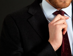 Врачи рассказали о вреде галстуков