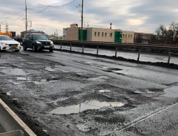 В России начнут быстрее заделывать ямы на дорогах