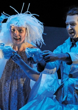 Картонный человечек и Мотылек