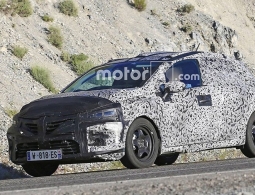 Хэтчбек Renault Clio нового поколения показали на видео
