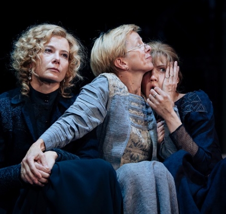 Три сестры | спектакль