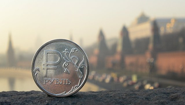 Эксперты предсказали курс рубля на август