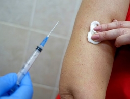 Ватки со спиртом больше не уничтожают бактерий, выяснили медики