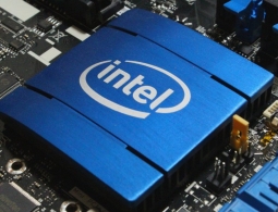 9-е поколение процессоров Intel с 8 ядрами будет представлено 1 октября