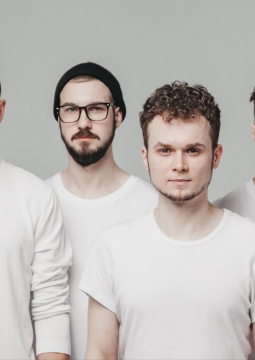 Восемь часов по Гринвичу