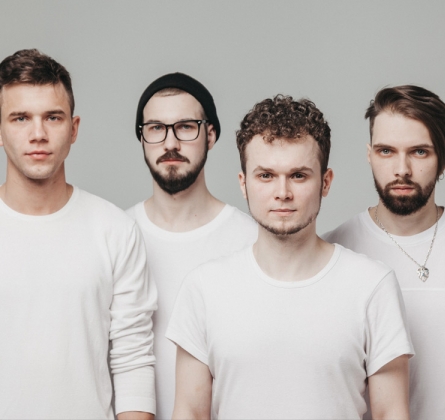 Восемь часов по Гринвичу