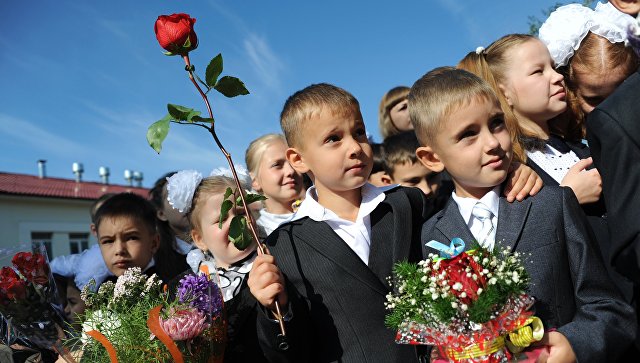 ВЦИОМ подсчитал, сколько родители тратят на подготовку ребенка к школе