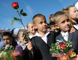 ВЦИОМ подсчитал, сколько родители тратят на подготовку ребенка к школе