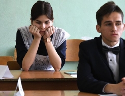 Васильевой предложили запретить школьникам гаджеты дороже пяти тысяч рублей