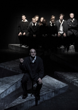 Наш класс. История в XIV уроках | МДТ - Театр Европы