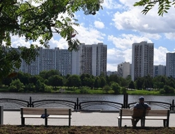 Холостяков в России вдвое больше, чем незамужних женщин, показал опрос