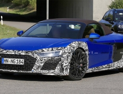 Audi начала испытания обновленного суперкара R8 Spyder