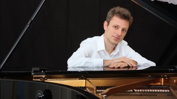 Максим Зекини | АЛЬЯНС ФРАНСЕЗ