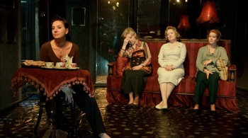 Страсти по дивану | Театр им. В. Ф. Комиссаржевской