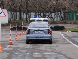 Учеников российских школ предложили обучать вождению