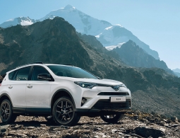 Toyota назвала российские цены на спецверсию RAV4