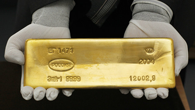 Россия что-то знает: мир гадает, почему она рекордно скупает золото