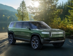Электрический внедорожник Rivian проедет без подзарядки более 650 км