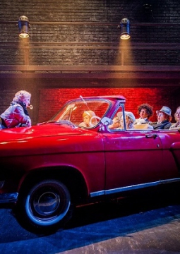 Восемь женщин | Театр-театр