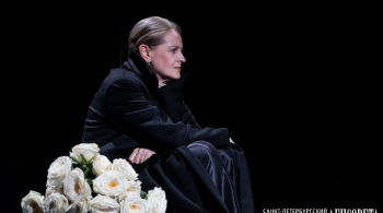 Она в отсутствии любви |  Театр им. Ленсовета