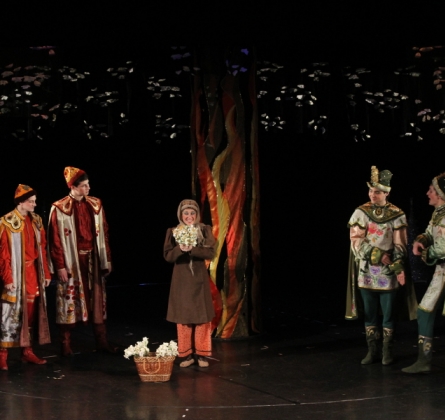 Двенадцать месяцев | На Неве