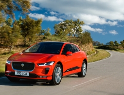 Jaguar привез в Россию электрический кроссовер I-Pace