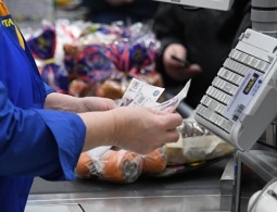 Россиянам предложат новый способ снятия наличных, пишут СМИ