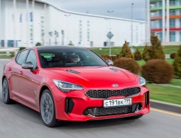 Kia опубликовала российский прайс-лист на свою самую быструю модель
