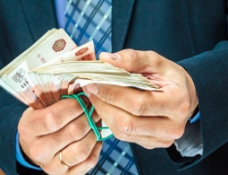 Долг до 100 тысяч рублей теперь можно требовать через работодателя должника