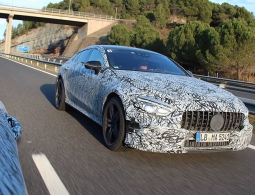 Mercedes опубликовал первые снимки конкурента Porsche Panamera