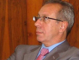 "Внешность не показатель": психолог Александр Тхостов — о мужественности