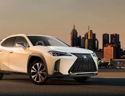 Lexus UX: первые фото и видео