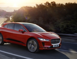 Jaguar представил электрический кроссовер для России