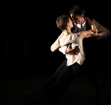 Летние осы кусают нас даже в ноябре | БДТ им. Г.А. Товстоногова