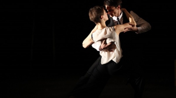 Летние осы кусают нас даже в ноябре | БДТ им. Г.А. Товстоногова