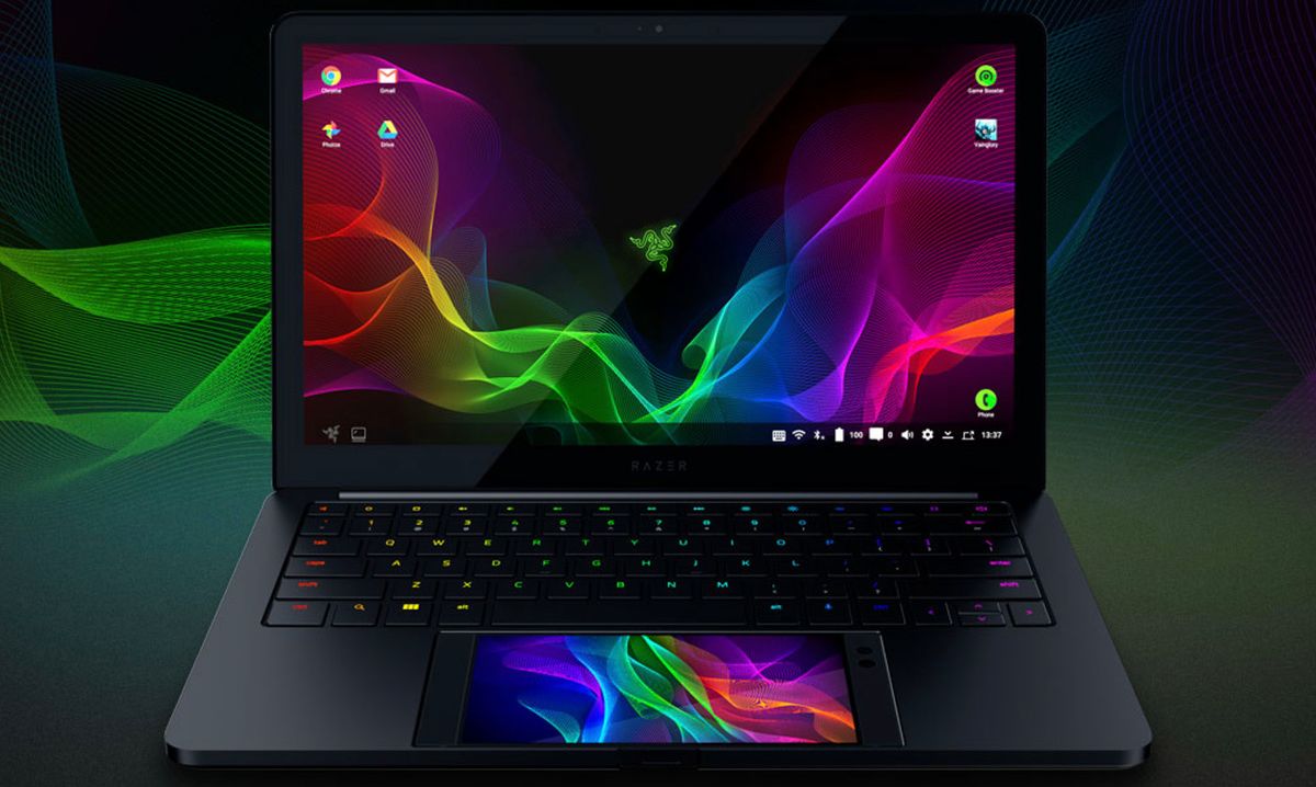 #CES 2018 | Razer создала док-станцию в форме ноутбука для своего смартфона