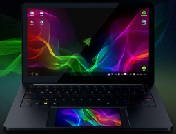 #CES 2018 | Razer создала док-станцию в форме ноутбука для своего смартфона